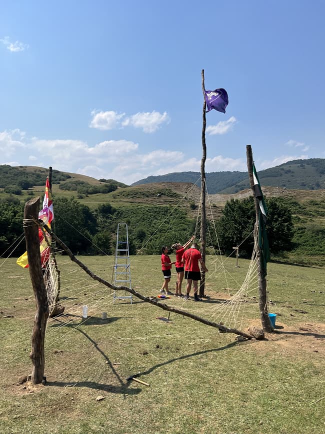 sala-de-prensa-scouts-extremadura-mastil